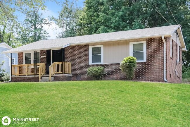 Building Photo - 1421 E Sedgefield Dr, Winston-Salem, NC 27107