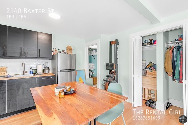 Building Photo - Remodeled One Bedroom in Echo Park Hills |...