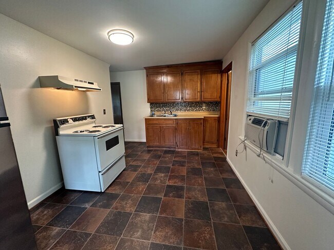 Building Photo - Apartment located in Evington close to 29 ...