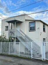 Building Photo - 2160 SW 17th St