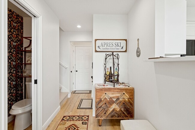 Building Photo - 1031 W Grindelwald Ct