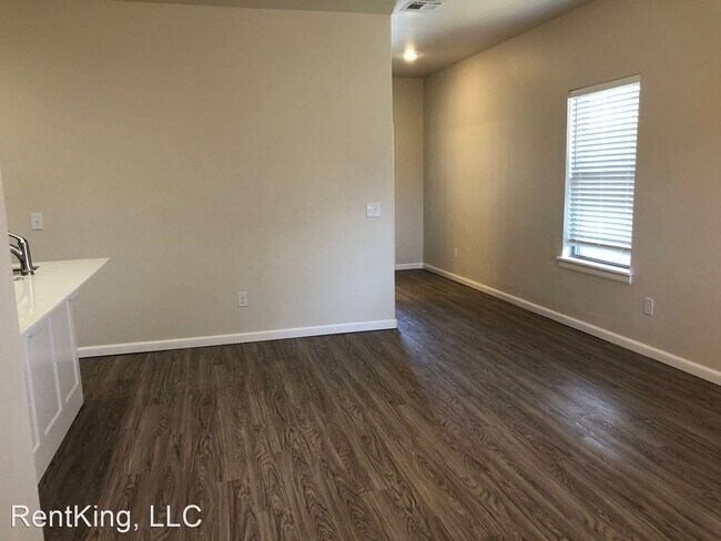 Building Photo - 3 br, 2.5 bath House - 1512 NW 13th St