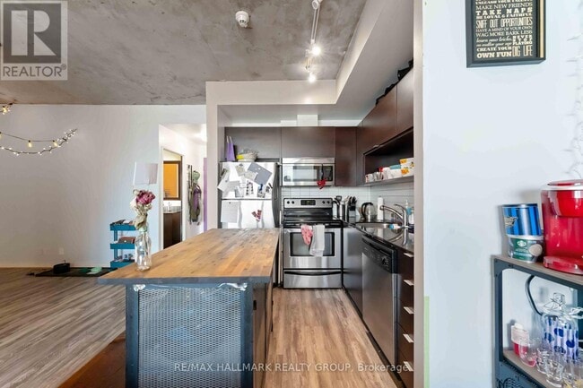 Photo du bâtiment - 324-1324 Laurier Ave W