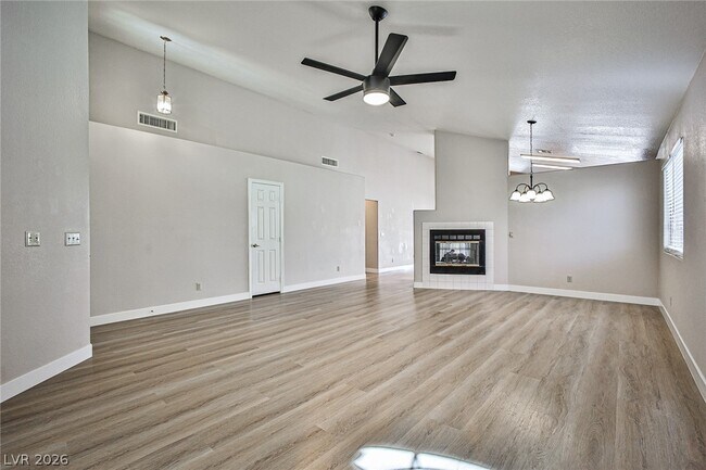 Foto del edificio - 3923 Mountain Birch St