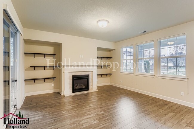 Building Photo - ?? Bright & Modern 3 Bedroom Home with Solar Energy Benefits!