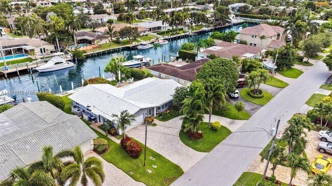 Foto del edificio - 2770 NE 8th Ct