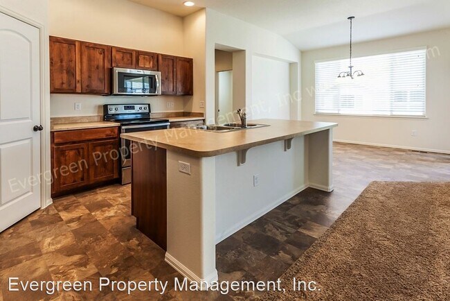 Foto del edificio - 3 br, 2 bath House - 1322 Murrlet St