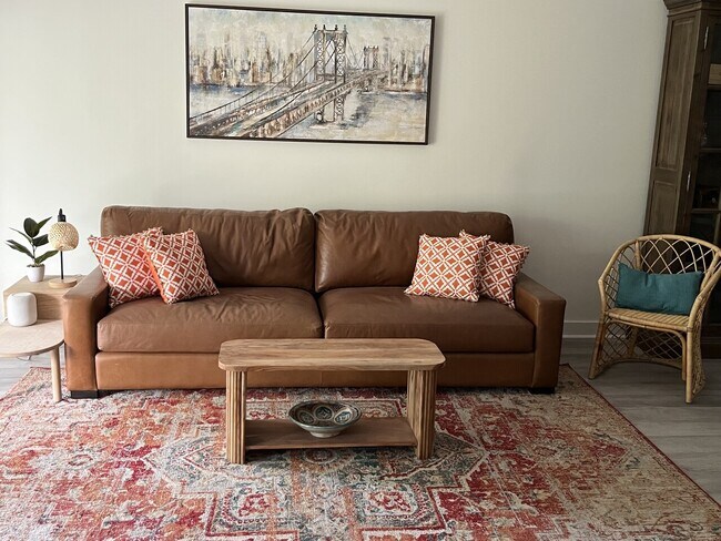 Foto del edificio - 160 S May St #3,