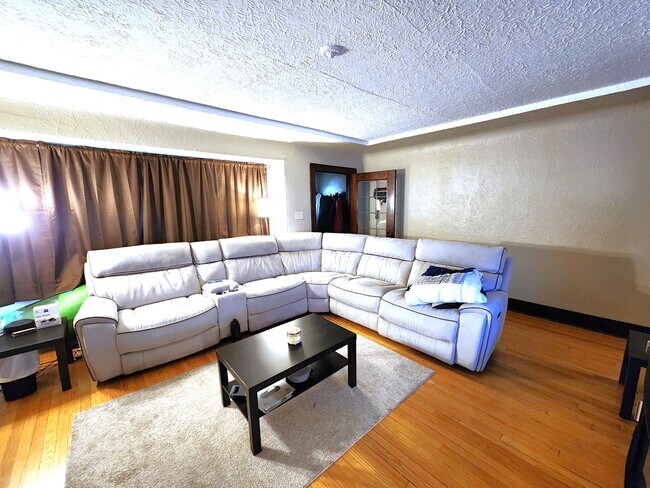 Building Photo - Leasing Only - 6506 Milwaukee Ave