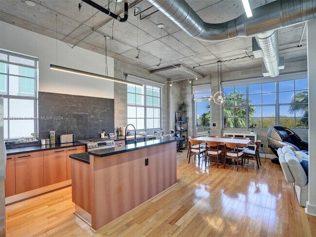 Foto del edificio - 411 NW 1st Ave