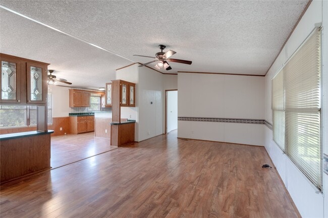 Building Photo - 37 Riverside Ln