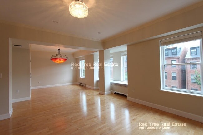 Building Photo - 10 Bowdoin St
