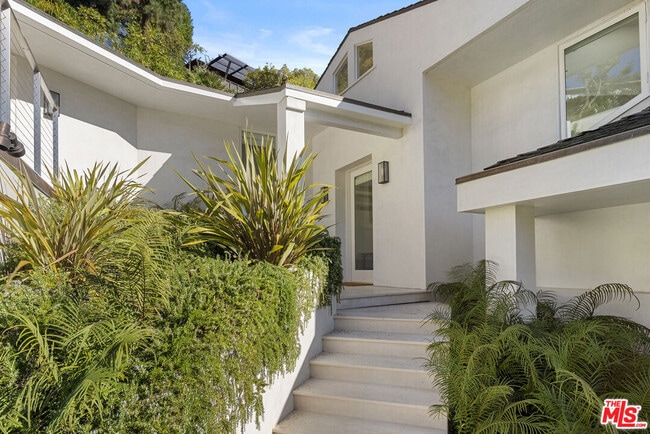 Building Photo - 9150 Warbler Way