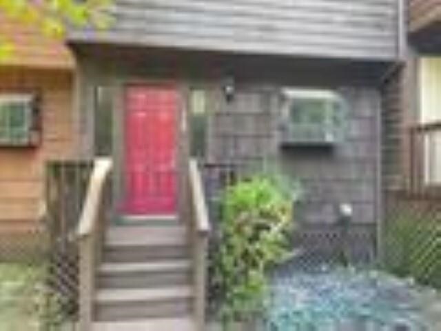 Primary Photo - 1756 Beechwood Cir S