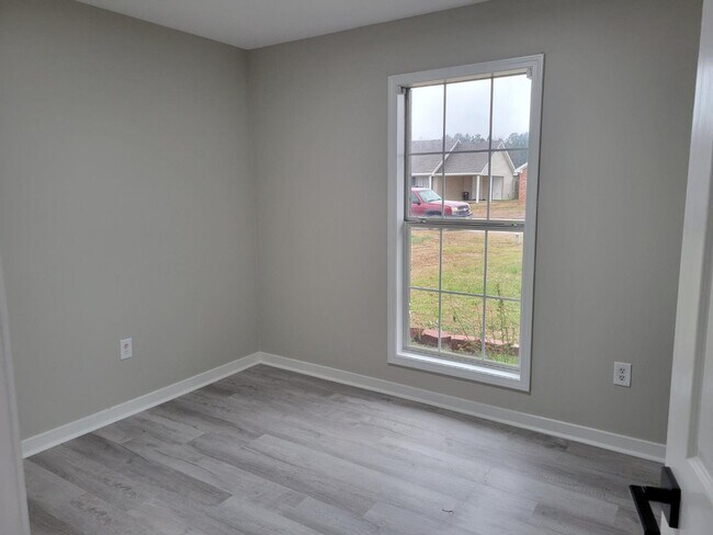 Foto del edificio - 119 Cedar Spring Cir