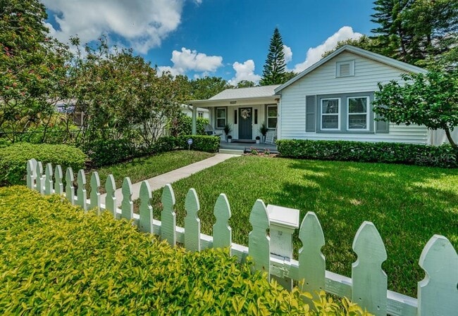 Building Photo - 1037 18th Ave N