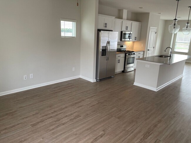 Foto del edificio - Townhome Available August 2026!