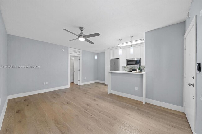 Building Photo - 6310 SW 79th St