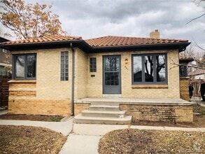 Building Photo - 940 S University Blvd