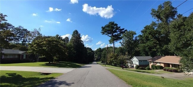 Foto del edificio - 4531 S Roberts Dr