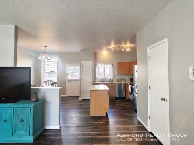 Foto del edificio - 2712 Brooksedge View