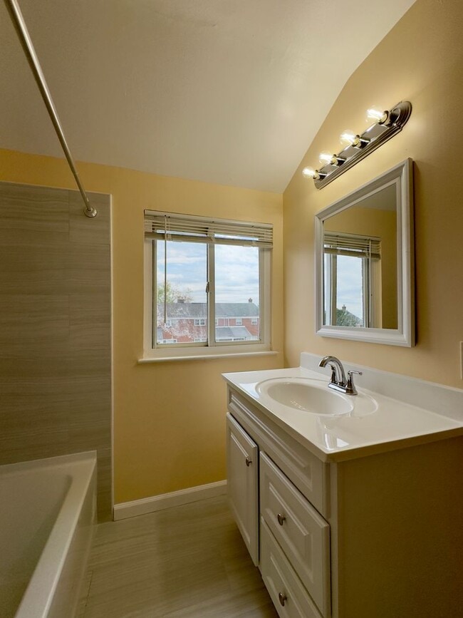 Foto del edificio - Charming 3-Bedroom Townhome in Baltimore