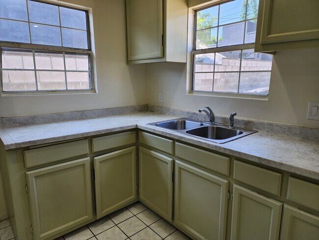 Foto del edificio - Charming 3 Bedroom / 2 Bathroom Home with ...