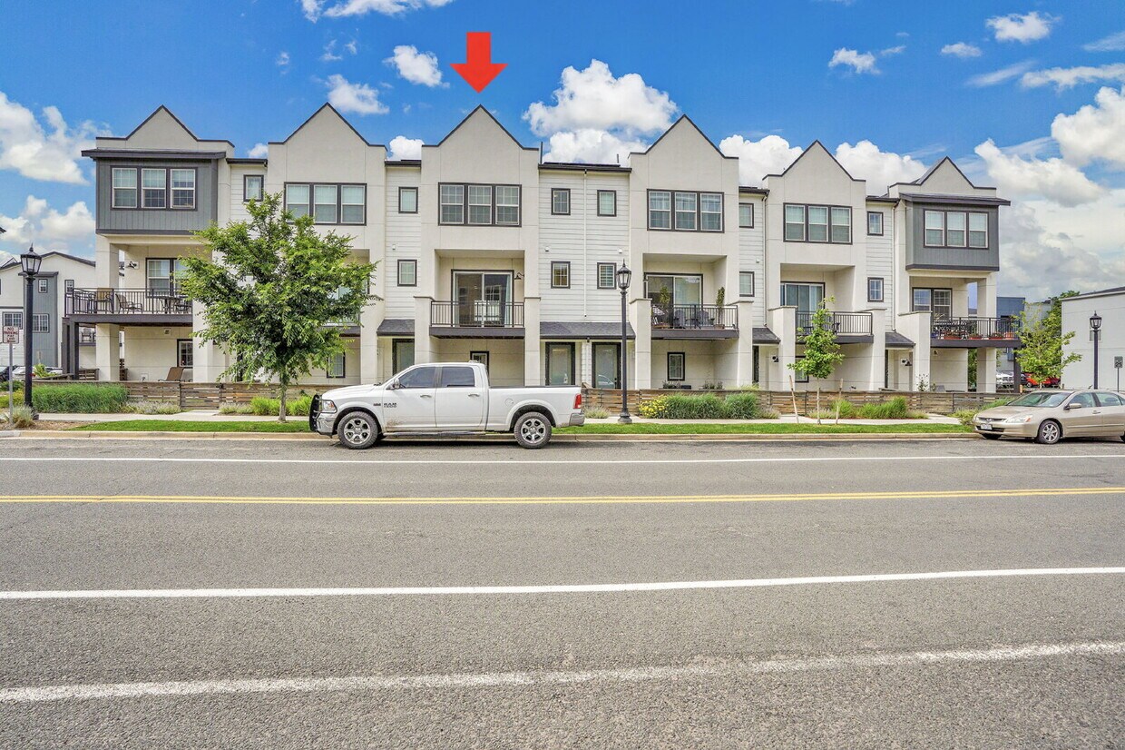 Primary Photo - $2,680 - 2 Bed, 2.5 Bath Townhome in Broom...