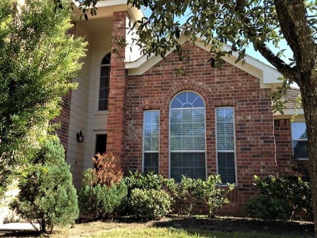 Building Photo - 2210 2 Trail Dr