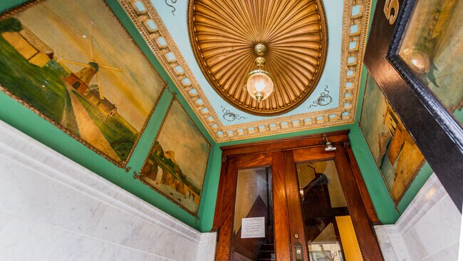 Foto del edificio - 544 W Fullerton Pkwy