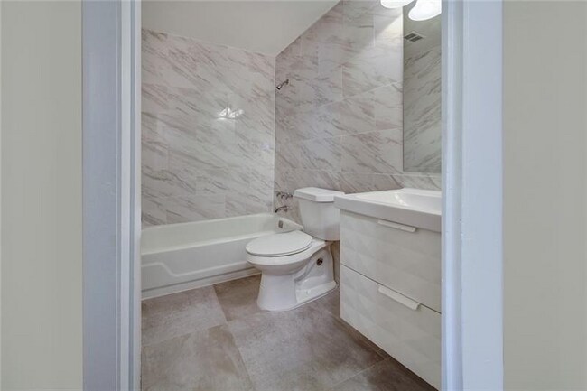 Foto del edificio - 780 NE 46th Ct