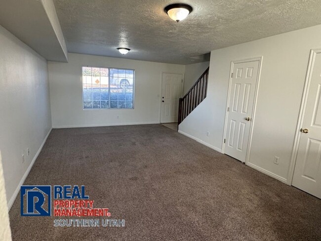 Building Photo - Lexington Hills 2 Bedroom