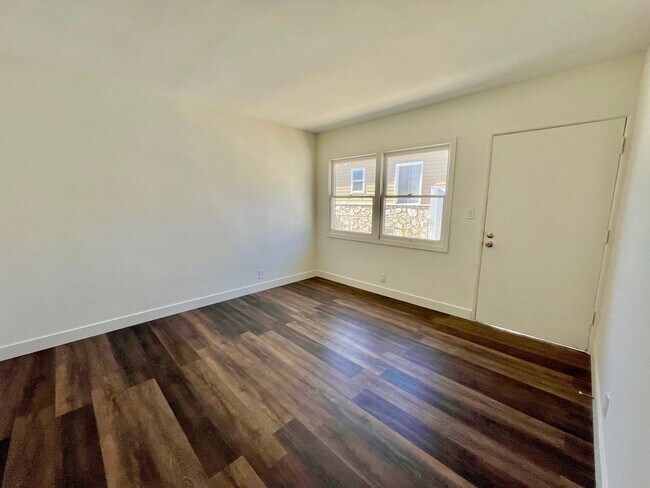 Foto del edificio - 4467 W. 131st St.