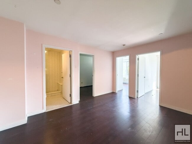 Building Photo - STANHOPE STREET / Sunlit Bushwick 2-Bed (F...