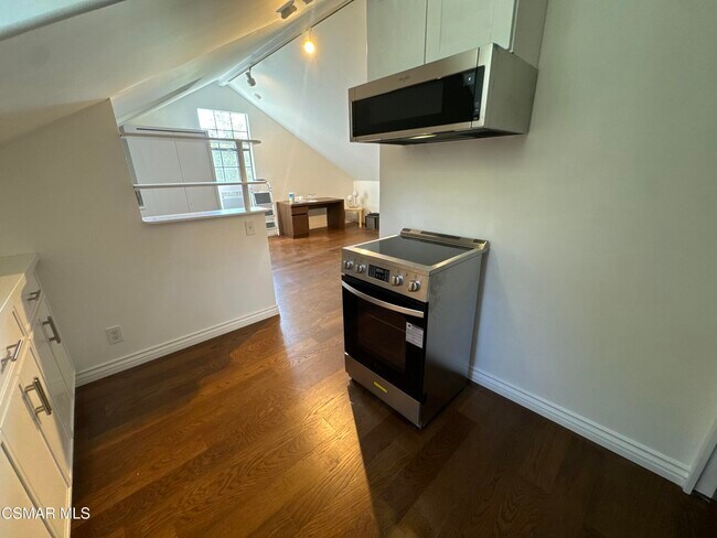 Foto del edificio - 23300 Raymond St