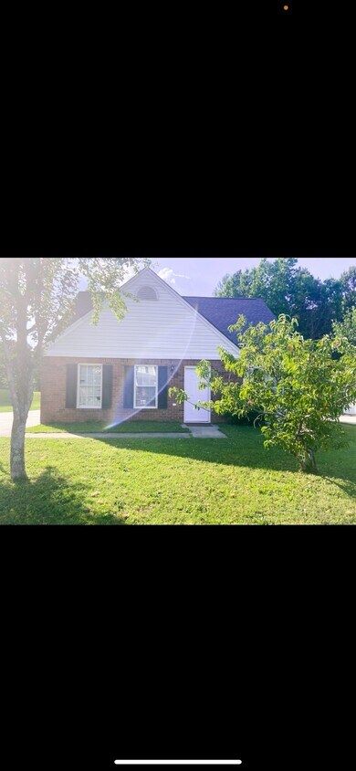 Primary Photo - 2301 Lenox Dr