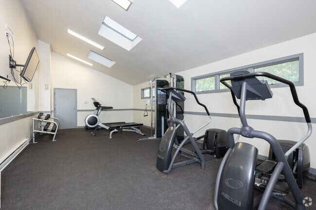 Gimnasio - Rock Creek