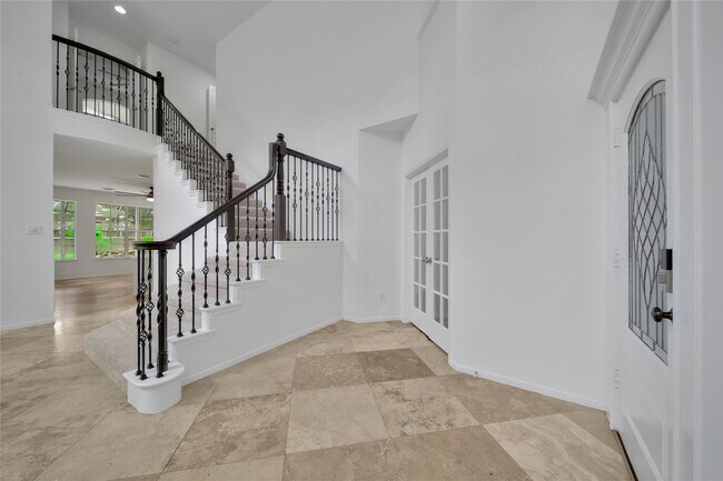 Building Photo - 7 Churchdale Pl