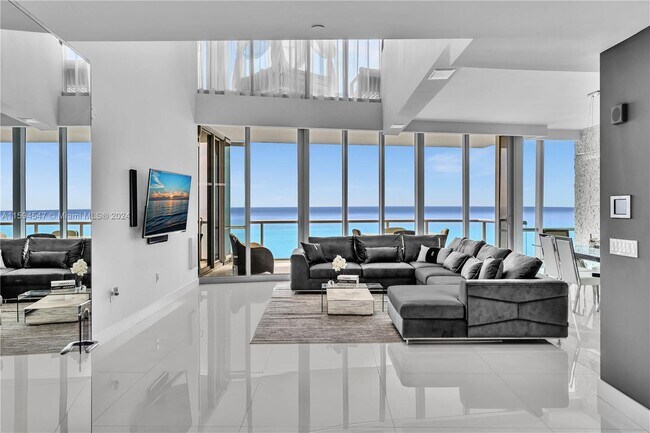 Foto del edificio - 17121 Collins Ave