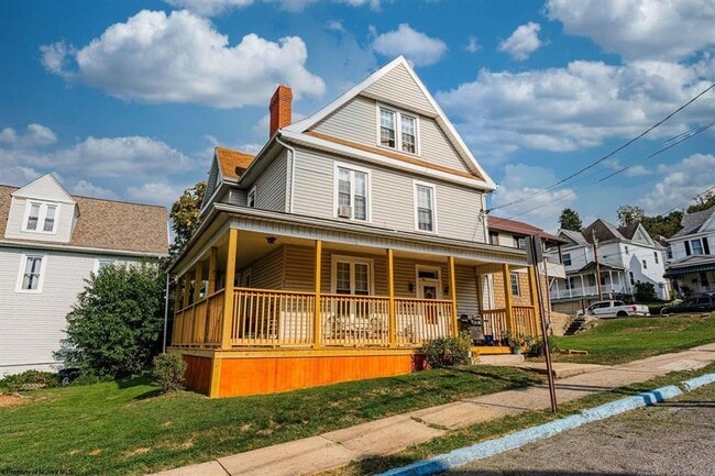 Building Photo - 421-425 Ash Street