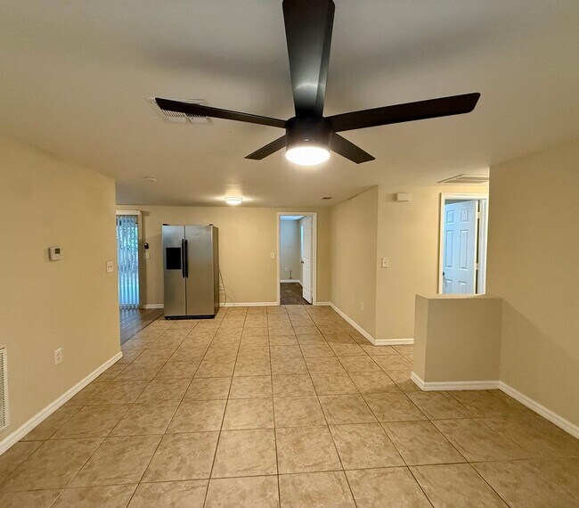 Building Photo - For Rent – Spacious 3-Bedroom Home in Jasm...