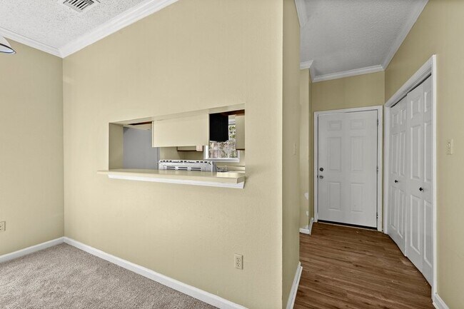 Foto del edificio - 5387 Rosedown Ct
