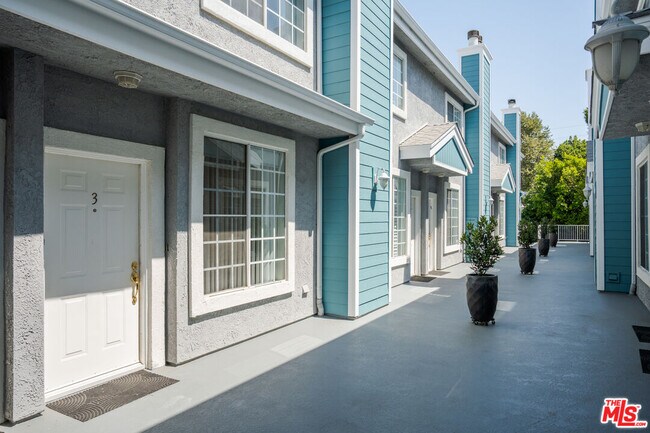 Foto del edificio - 13030 Moorpark St