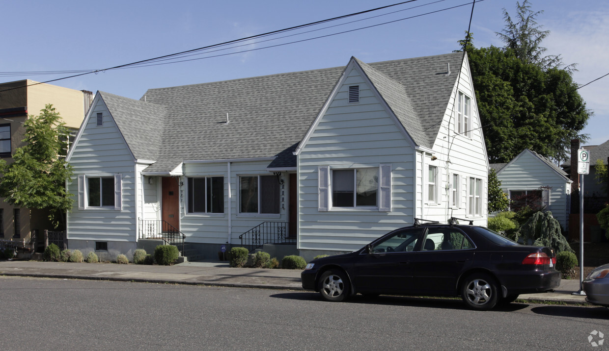 Primary Photo - Lerkin Condos at Mt. Tabor