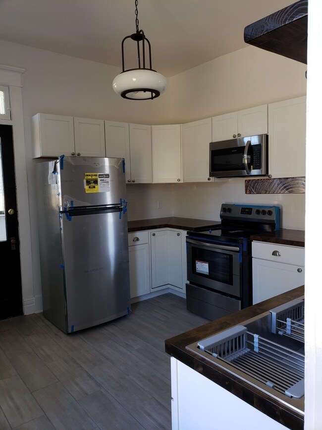 Building Photo - 117 Hillbend Pl