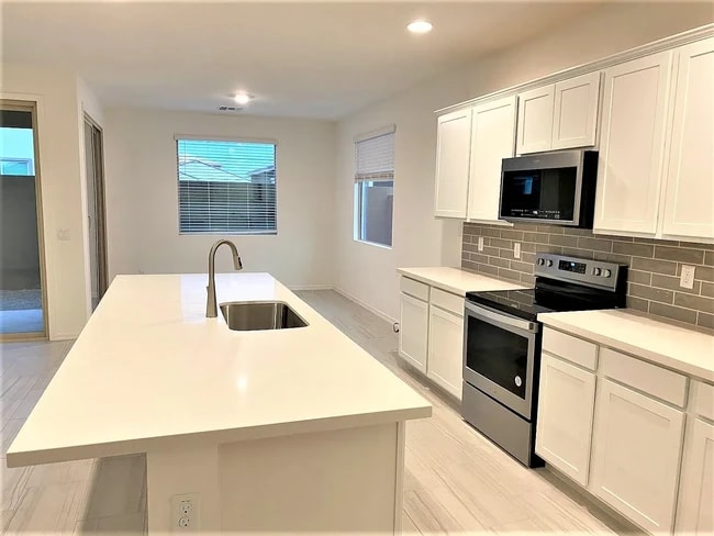 Building Photo - 4747 S Carver