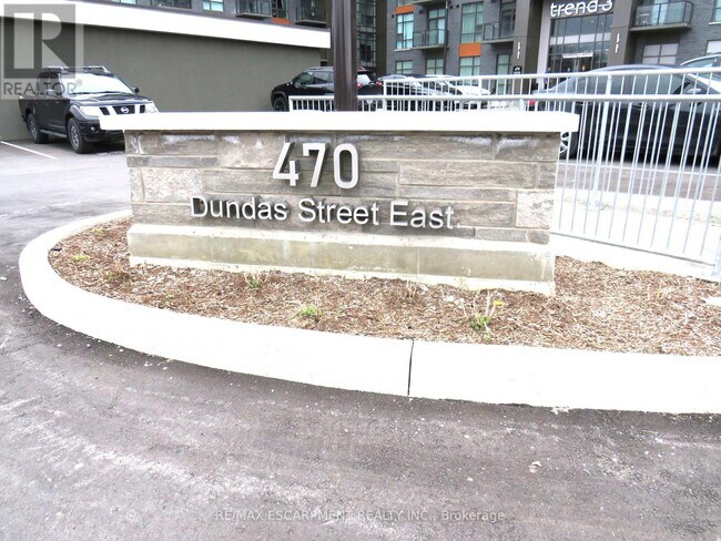 Photo du bâtiment - 470-470 Dundas St E