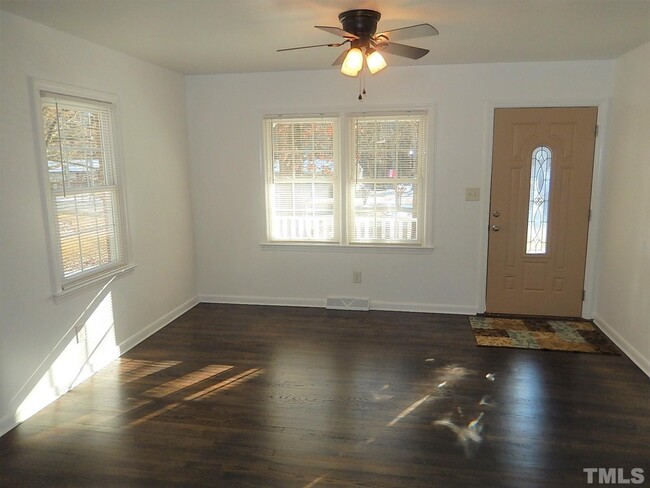 Building Photo - 633 Shannon Dr