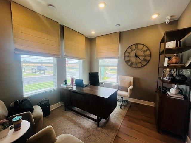 Building Photo - 15501 Hamlin Pk Dr