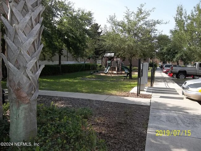 Building Photo - 9505 Armelle Way